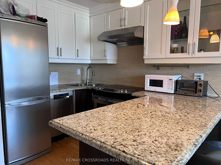 633 Bay St #Penthouse 12 — Photo 15