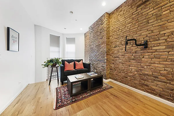 Rented by Compass | media 13