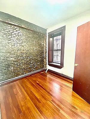 3rd image of 208 E 82nd St APT 4