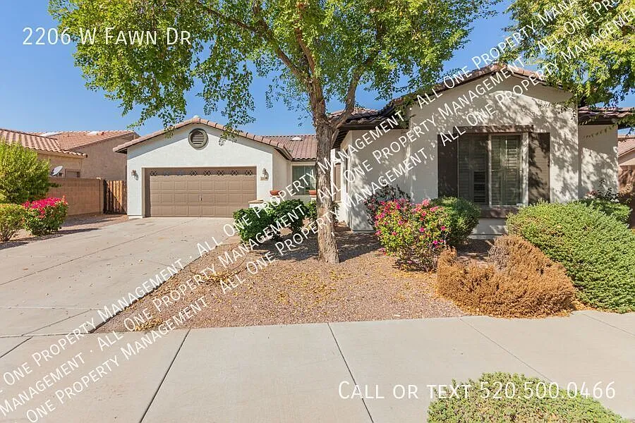 2206 W Fawn Dr