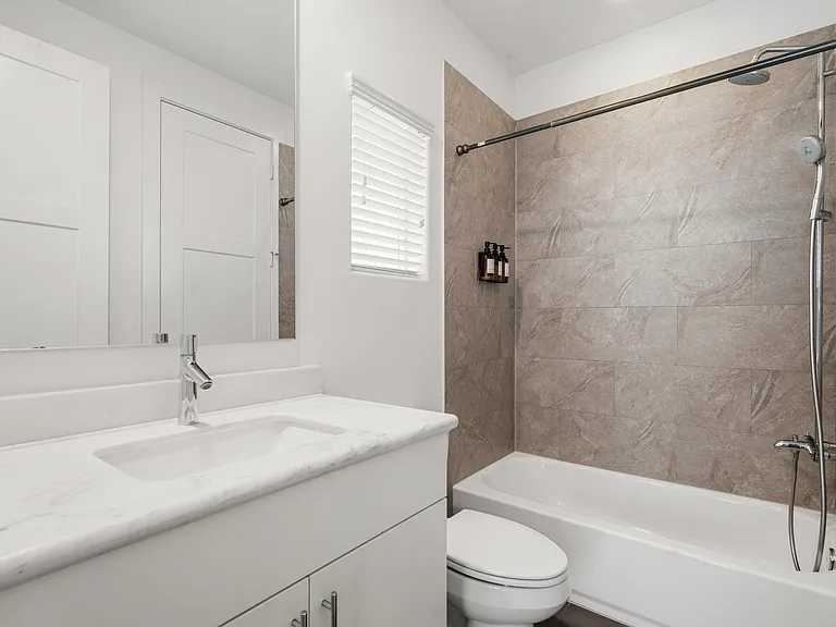 2624 Rusk St — Photo 7