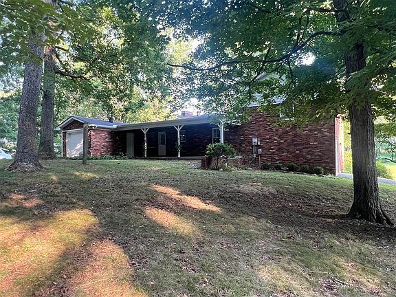 3rd image of 527 Whitney Rd