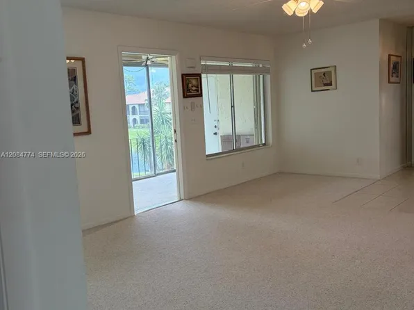 3561 Pine Tree Ct APT D-2, Greenacres, FL 33463