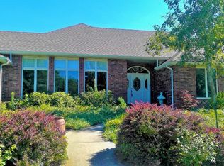 15166 E Pewter Rd, Nevada, MO 64772