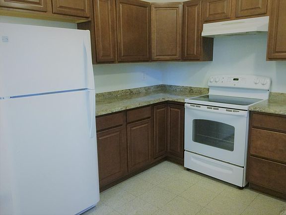 3rd image of 534 Wilcox Ave