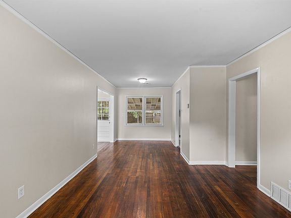 4th image of 1743 S Perkins Rd
