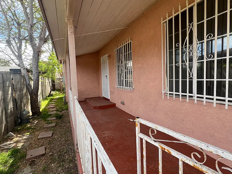 430 W Plum St — Photo 12