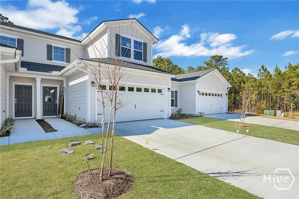 3 bed, 2.5 bath, 1886 sqft, $2,650 — Photo 3