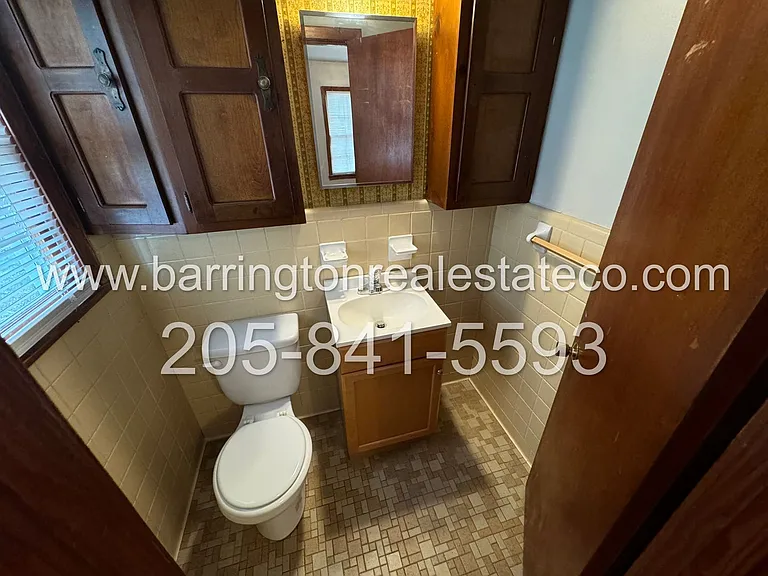 1237 Linwood St — Photo 6