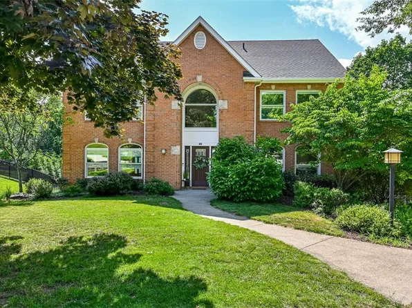111 Timberwood Dr, Glenshaw, PA 15116