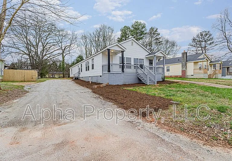 305 Buncombe St #A — Photo 2