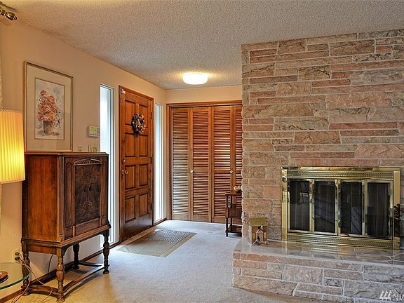 3rd image of 5224 80th St NE