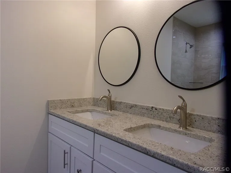 916 Independence Hwy — Photo 10