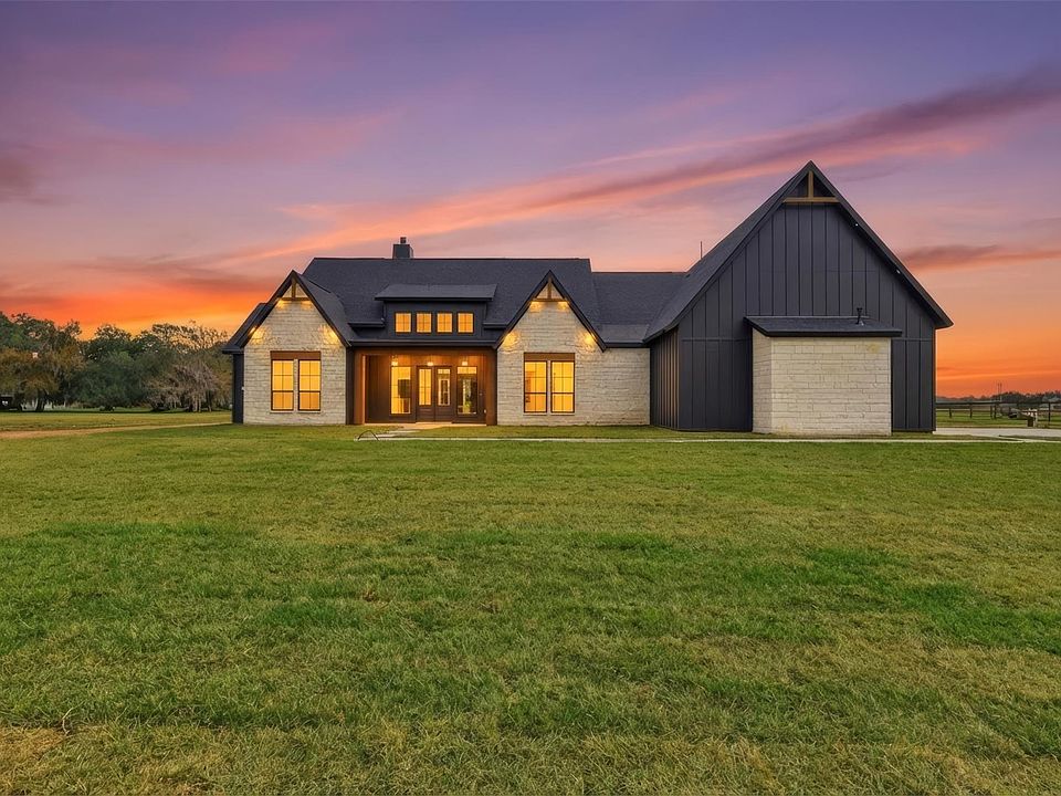 1st image of 467 Springfield Trl