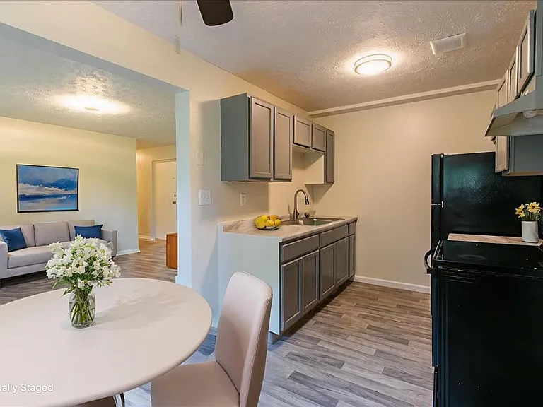 2145 Harrison Ave #17 — Photo 13