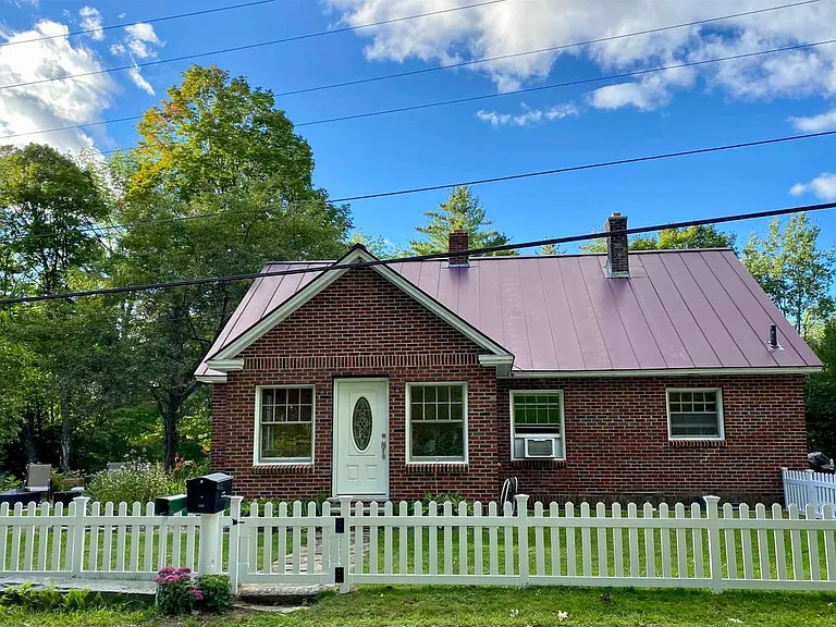 186 Gunn Rd — Photo 1