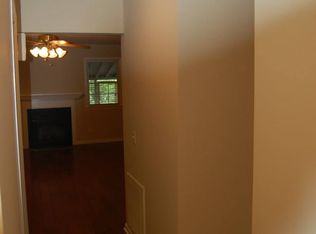 1904 Meadowbrook Cir, Dalton, GA 30720