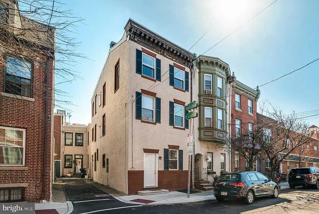 1 bed, 950 sqft, $1,550 — Photo 1