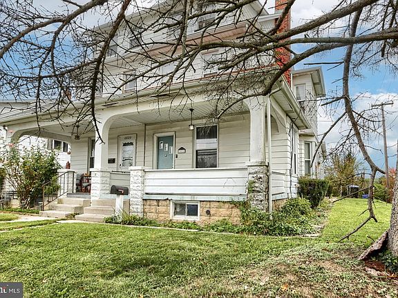 2nd image of 2822 Boas St