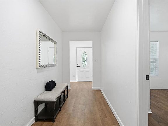 4th image of 1813 W Dakota Ave