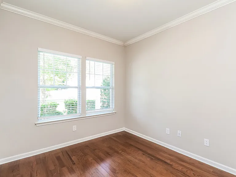 2101 Lake Vista Dr — Photo 11