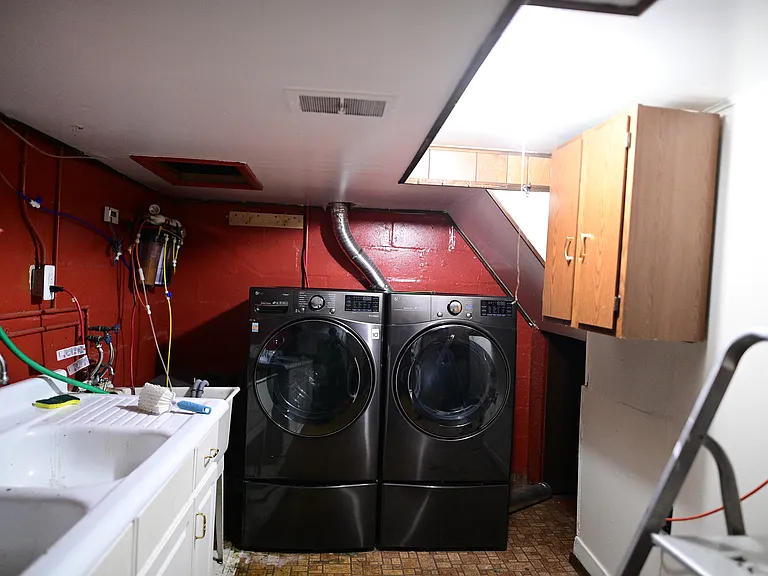 954 La Salle Ave — Photo 22