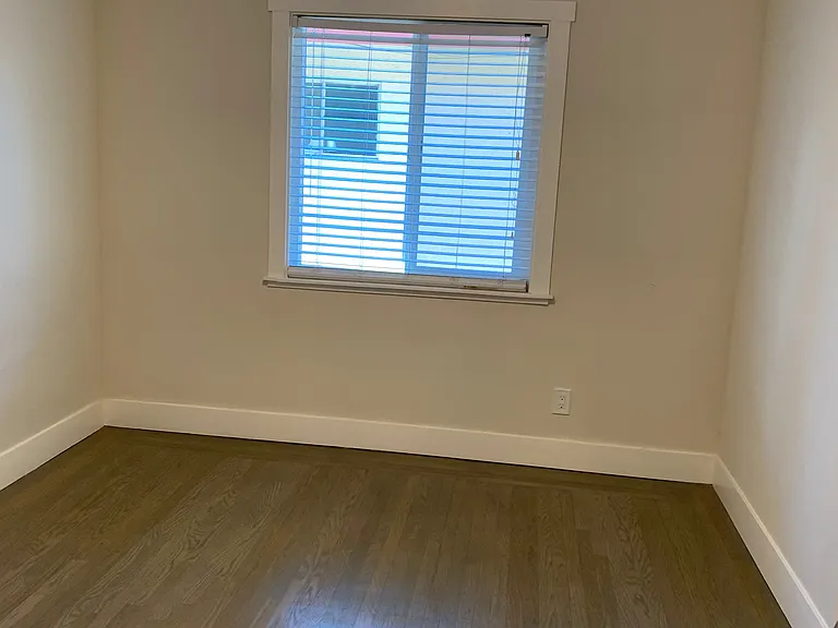 530 Chestnut St — Photo 14