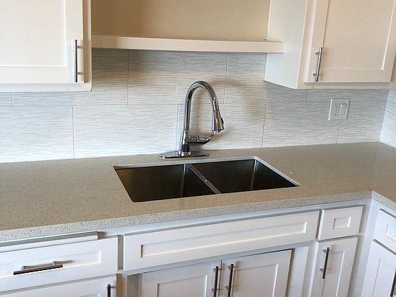 4th image of 4383 W 137th St #F