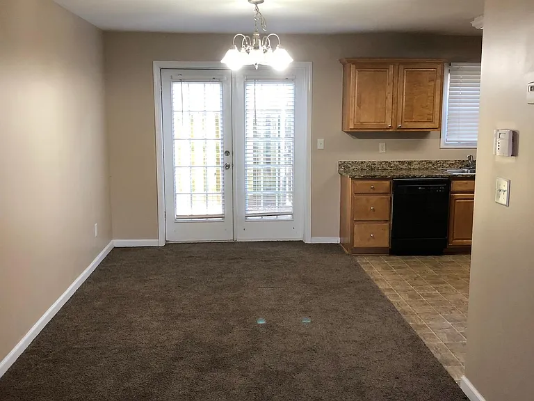 410 Summer Pl — Photo 5