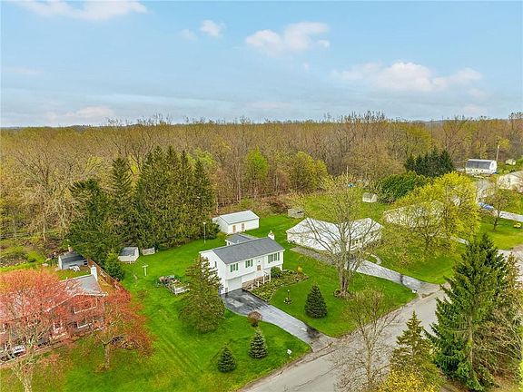 2nd image of 6142 Hollybush Ln