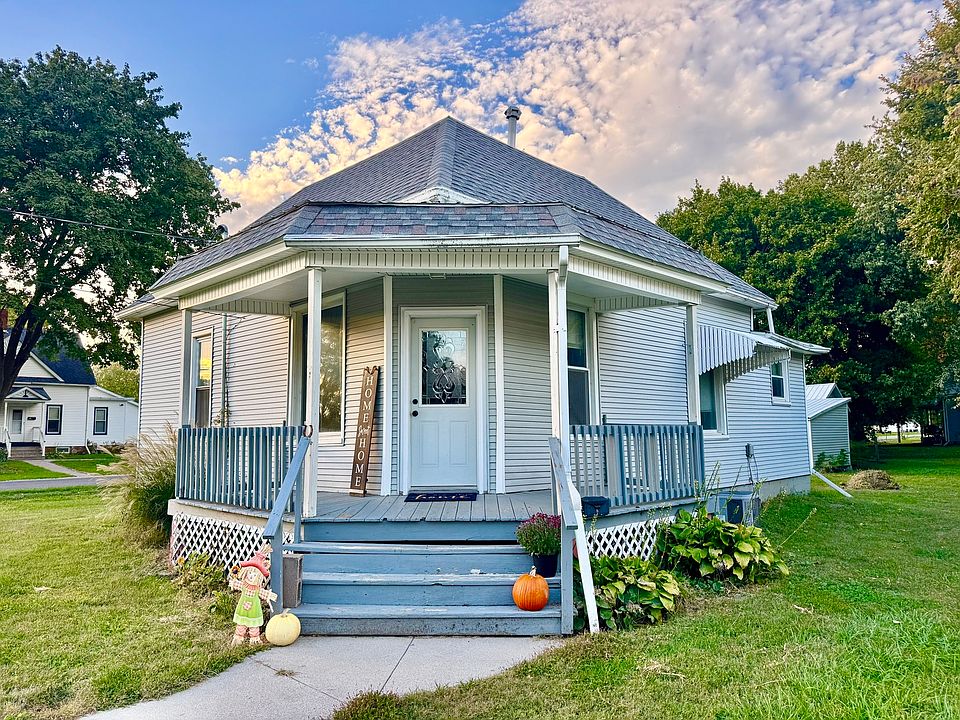 1st image of 609 NW 3rd St