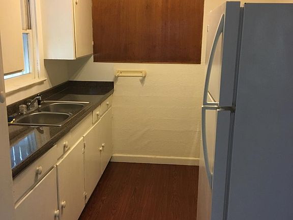4th image of 2907 Avenue G #A