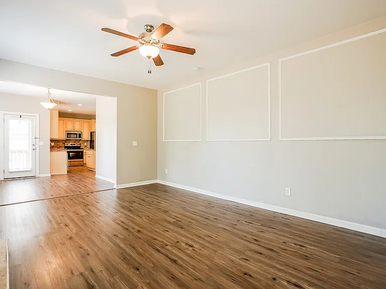 1220 Crendall Way — Photo 5