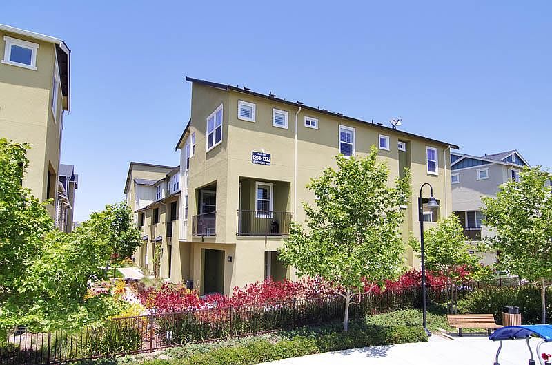 1st image of 1322 Nestwood Way