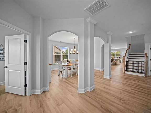4th image of 1321 Wellton Pl