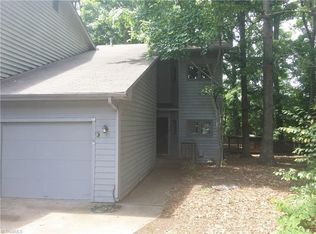 427 Chester Woods Ct, High Point, NC 27262