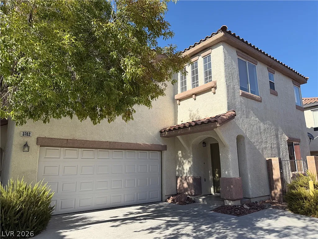 4 bed, 2.5 bath, 1849 sqft, $1,975 — Photo 1