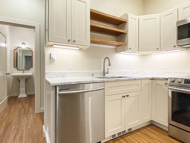 311 TG 311 LLC — Photo 12