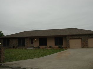 511 Cedar Cv, Parsons, KS 67357