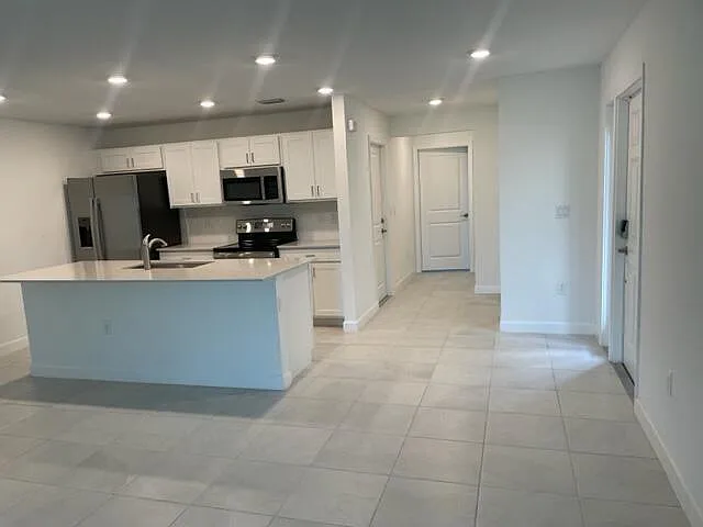 4 bed, 2.5 bath, $3,200 — Photo 4