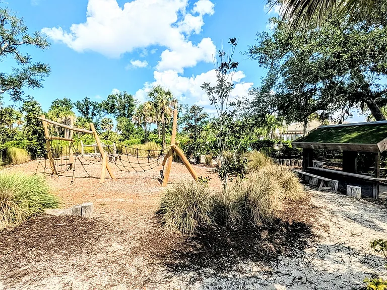 5686 Archipelago St — Photo 33