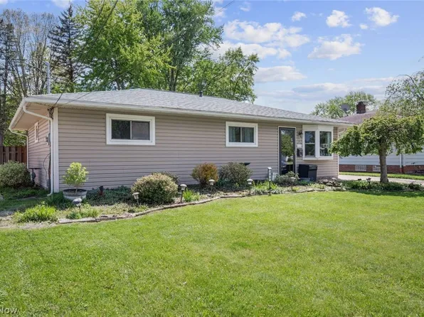 255 Buckeye Dr, Berea, OH 44017