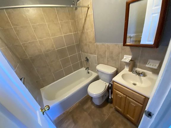 4th image of 32 Mulberry St APT 1