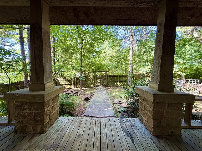 416 E Huntsville Rd — Photo 16