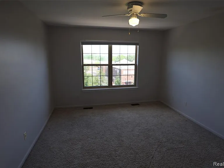 39460 Springwater Dr — Photo 21