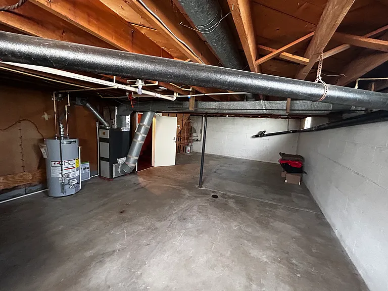1702 Graylock St — Photo 4