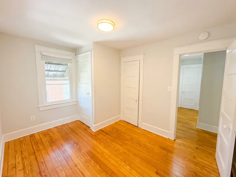 209 4th Ave — Photo 35