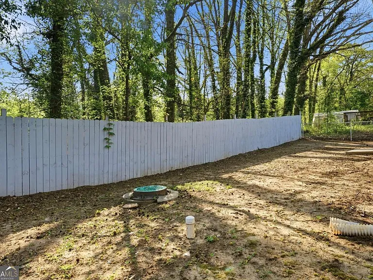 1735 Carter Cir — Photo 25