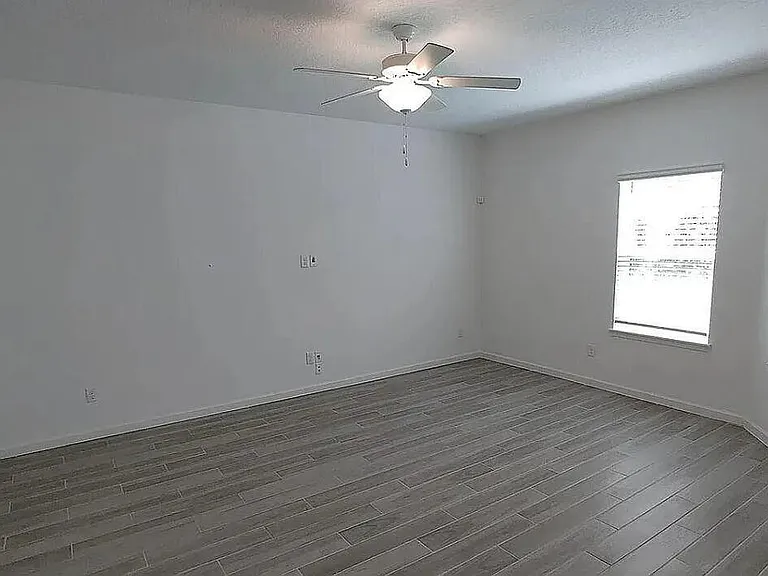 105 Boracay Cir — Photo 23