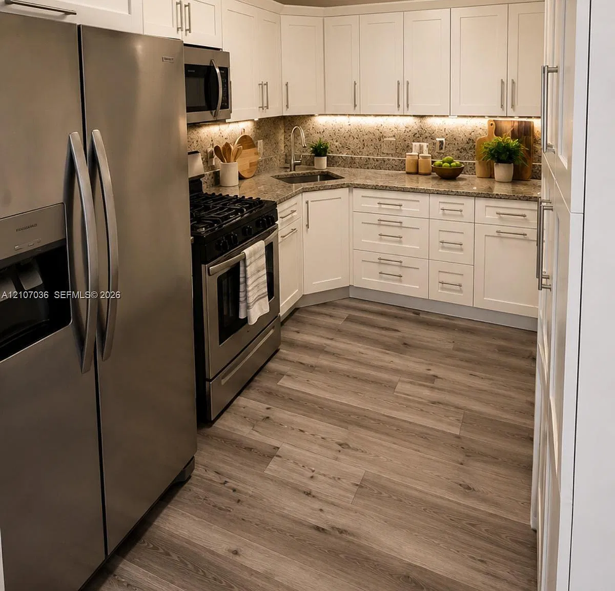 2 bed, $2,500 — Photo 4